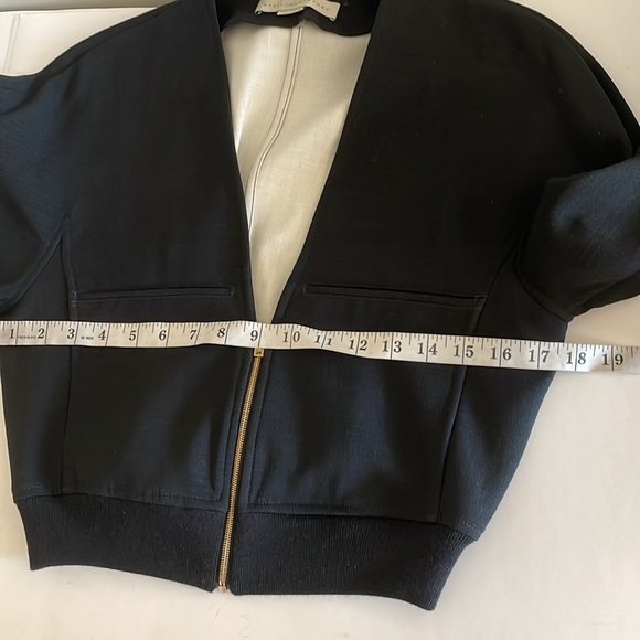 Stella McCartney Black V-neck Front Zip Cropped Wool Blend Jacket size 4 - Picture 8 of 9